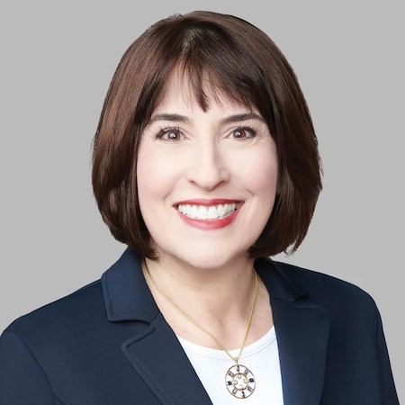 Photo of Lauren Drake
